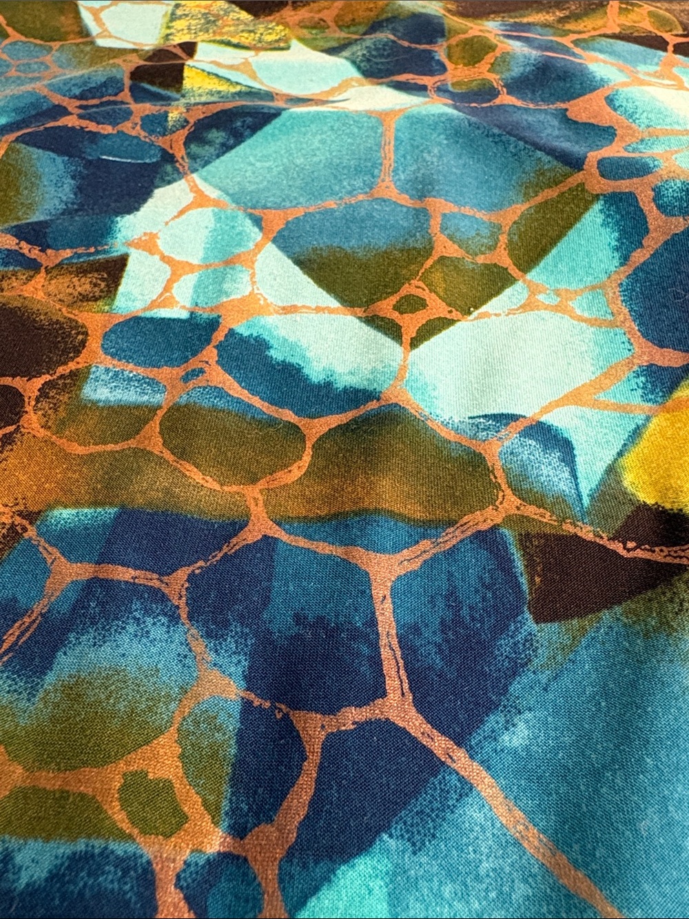 Peter Nygard - Turquoise and Green Abstract Water-Effect Short-Sleeve Top Size M - Picture 12 of 12